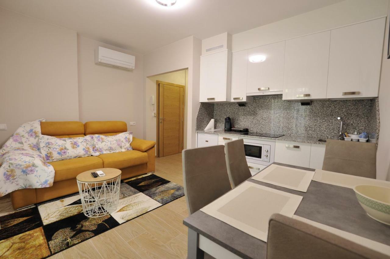 Apartamentos Playa Compostela 维拉加尔西亚·德·阿劳萨 外观 照片